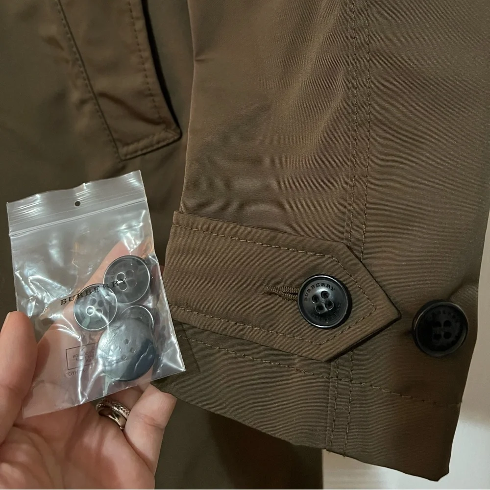 SOLD OFF POSHMARK 
Burberry Tunbridge Waterproof Coat with removable Down Vest - Picture 10 of 13